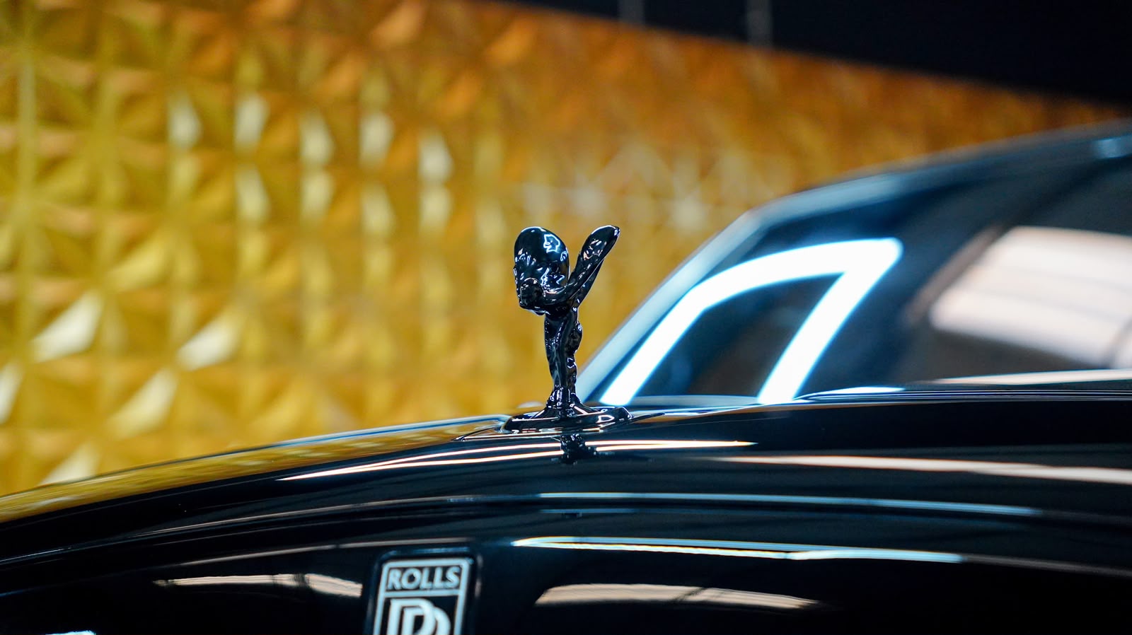 Rolls Royce Cullinan 2024 — luxury car rental in Dubai, UAE